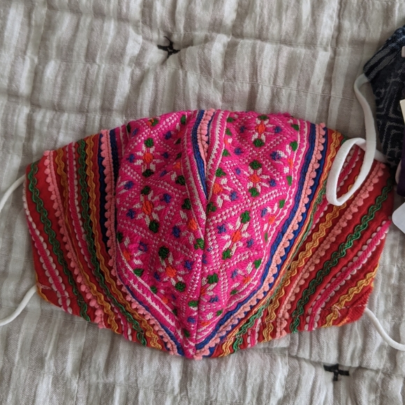 Free People Accessories - Free People mask - Pink only